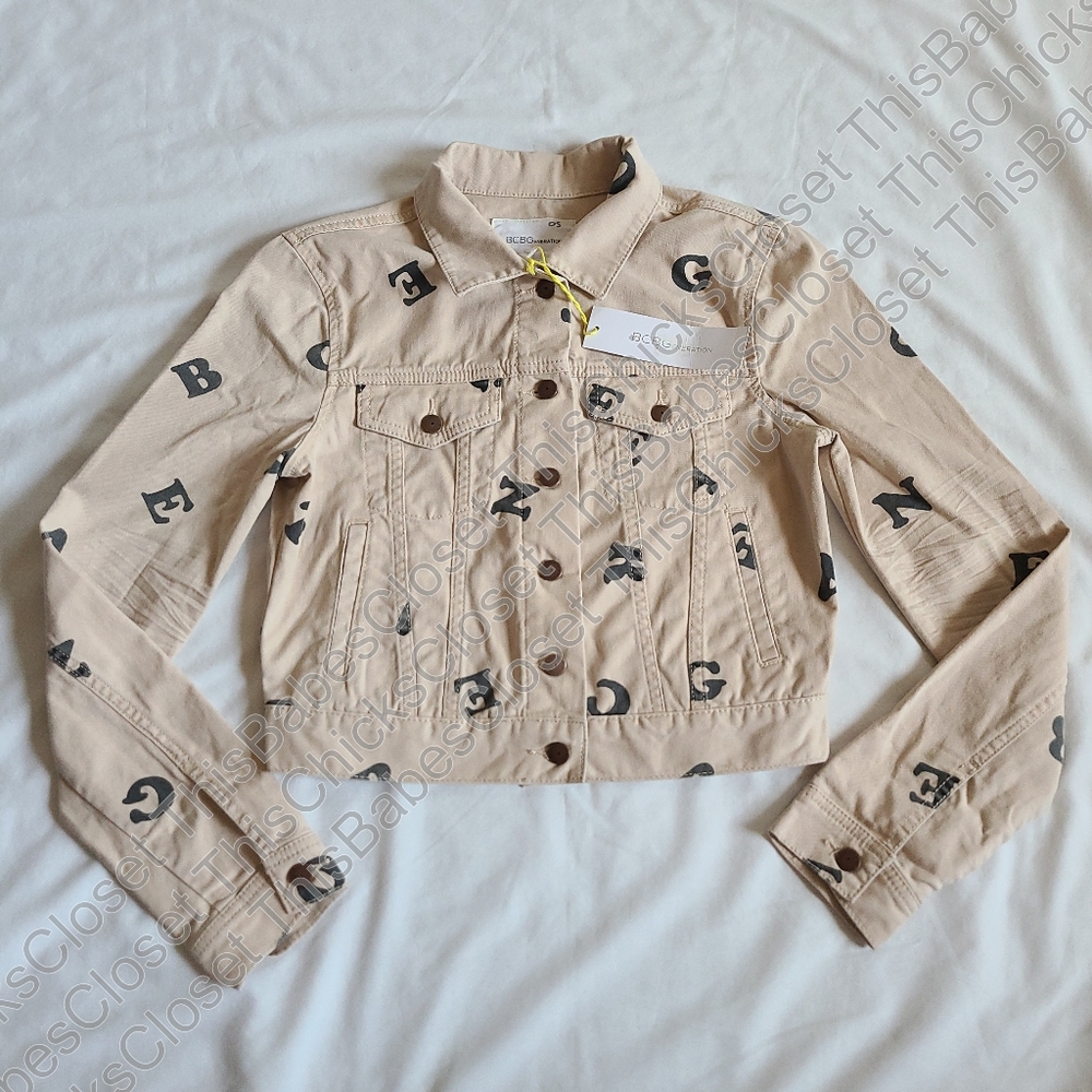 ❤️NWT BCBGeneration Nude/Blush/Black Scattered Alphabet Denim Jean Jacket, S